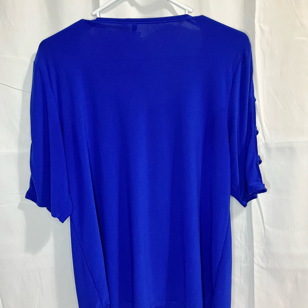 Blouse - Picture 2 of 3